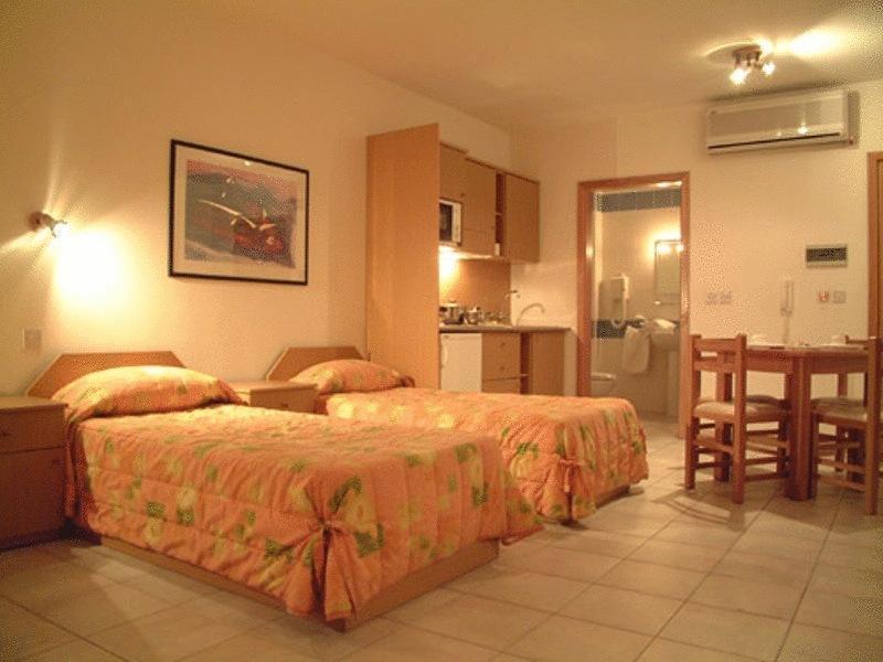 Empire Studio Apartments Saint Julian's ภายนอก รูปภาพ
